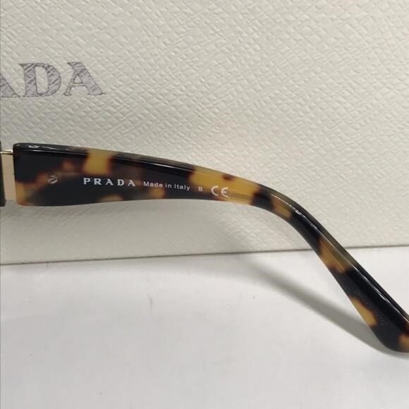 New Authentic Prada Black Square Sunglasses SPR 21x 1AB-0A7 - Picture 13 of 14